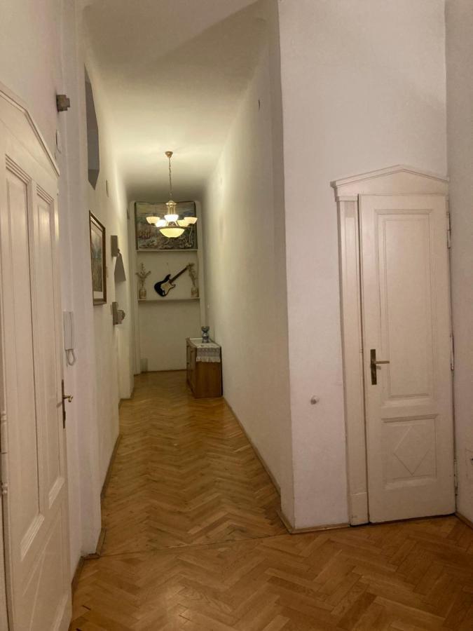 Elegance In The Heart Apartament